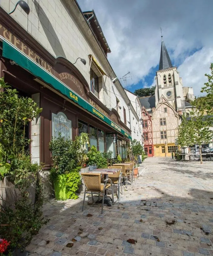 La façade du restaurant Les Tuffeaux, 3 rue Daymard à Montrichard